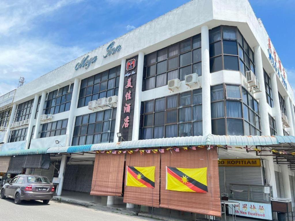 Mega Inn Sri Aman Simanggang Bagian luar foto