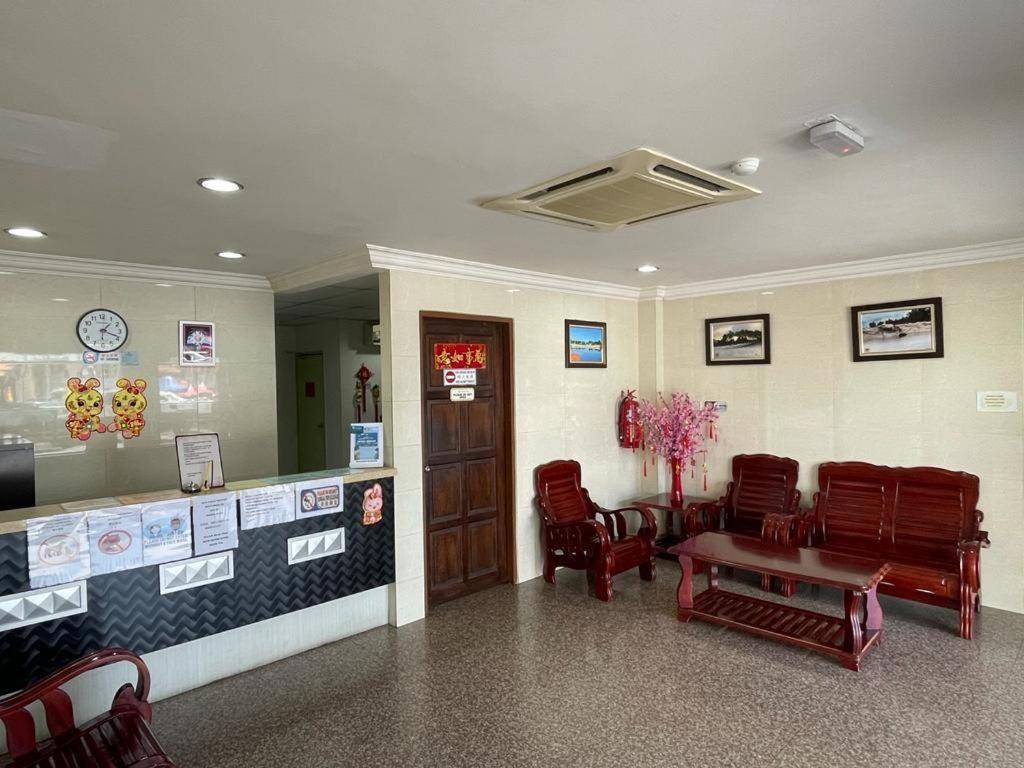 Mega Inn Sri Aman Simanggang Bagian luar foto