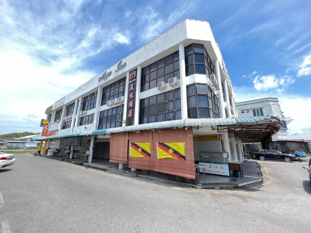 Mega Inn Sri Aman Simanggang Bagian luar foto