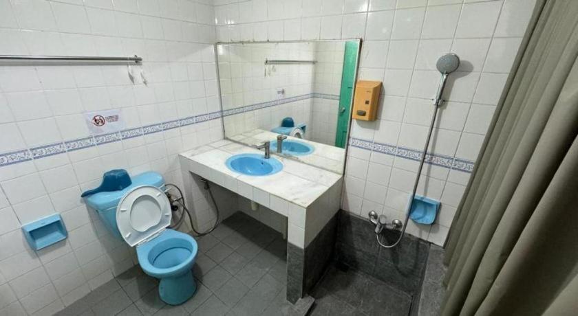 Mega Inn Sri Aman Simanggang Bagian luar foto